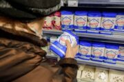 Продажи сахара и масла в России упали более чем на 10% 