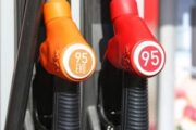 В Госдуме предложили способ снизить цены на бензин