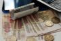 Россияне начали возвращать доллары на банковские счета