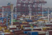 Хаос в морских грузовых перевозках усиливает разрывы цепочек поставок